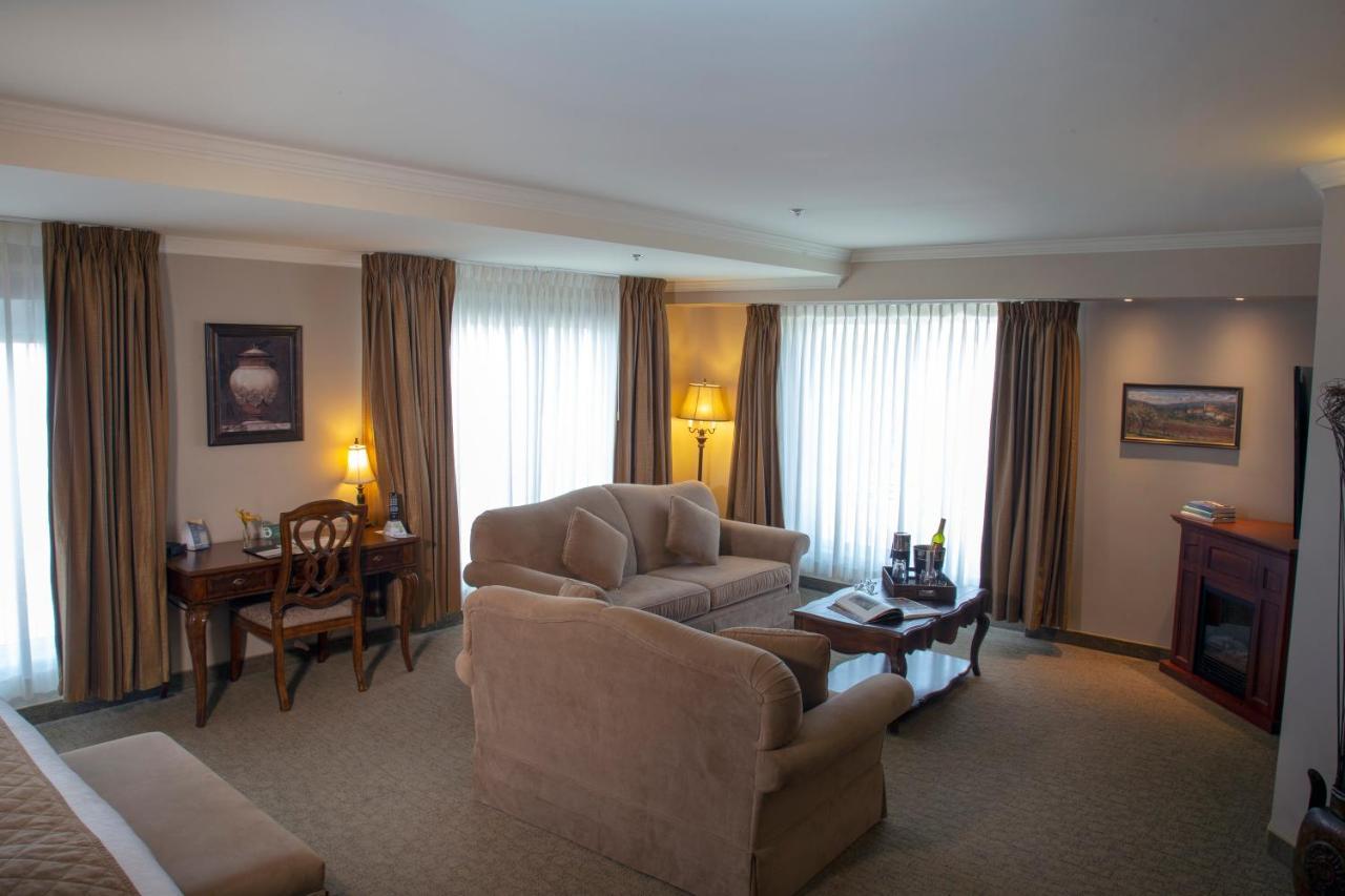 Hotel Brossard Zewnętrze zdjęcie