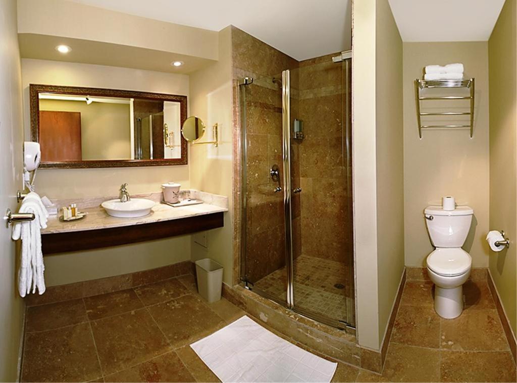 Hotel Brossard Zewnętrze zdjęcie