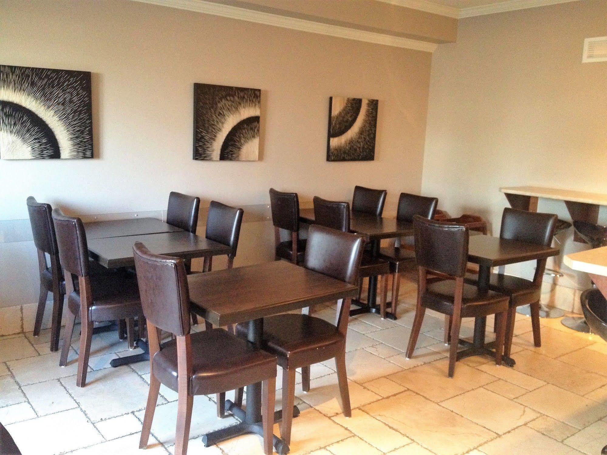 Hotel Brossard Zewnętrze zdjęcie