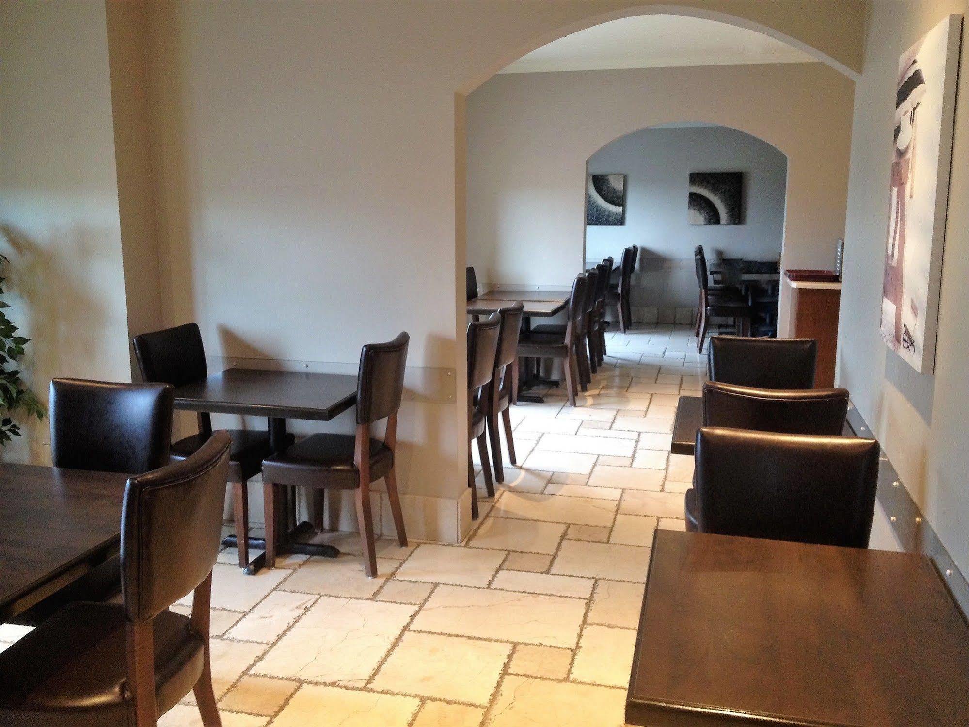 Hotel Brossard Zewnętrze zdjęcie